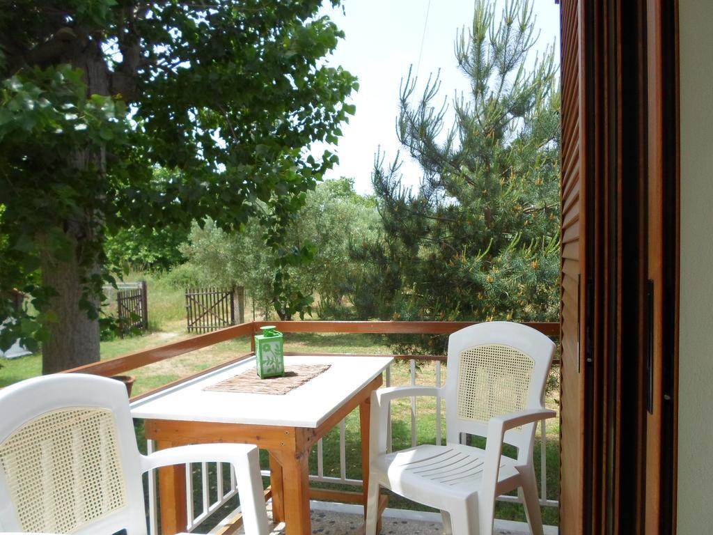 Bozelia Apartments Toroni Zimmer foto
