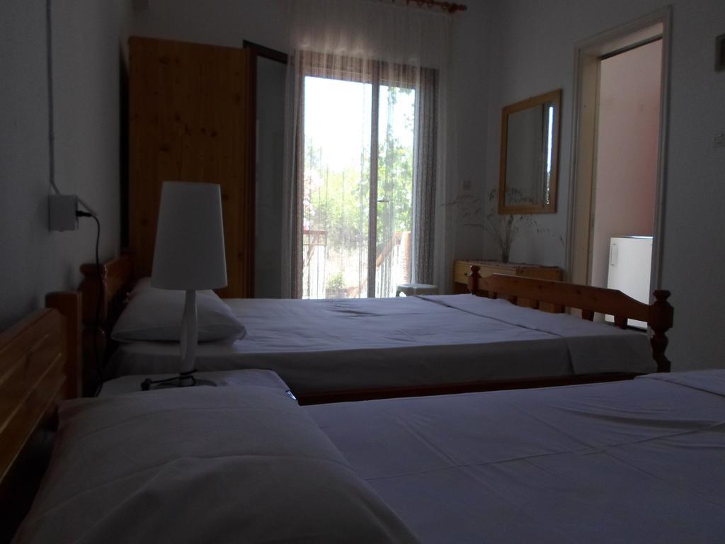 Bozelia Apartments Toroni Zimmer foto